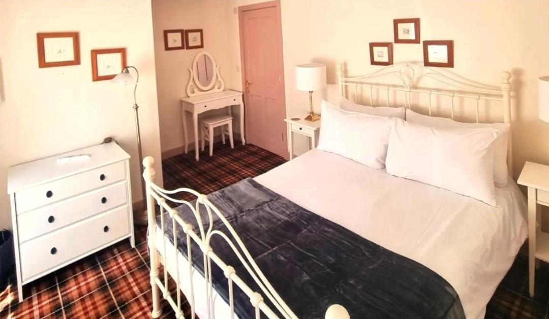 Oak Tree Rooms Ltd Brockenhurst Esterno foto