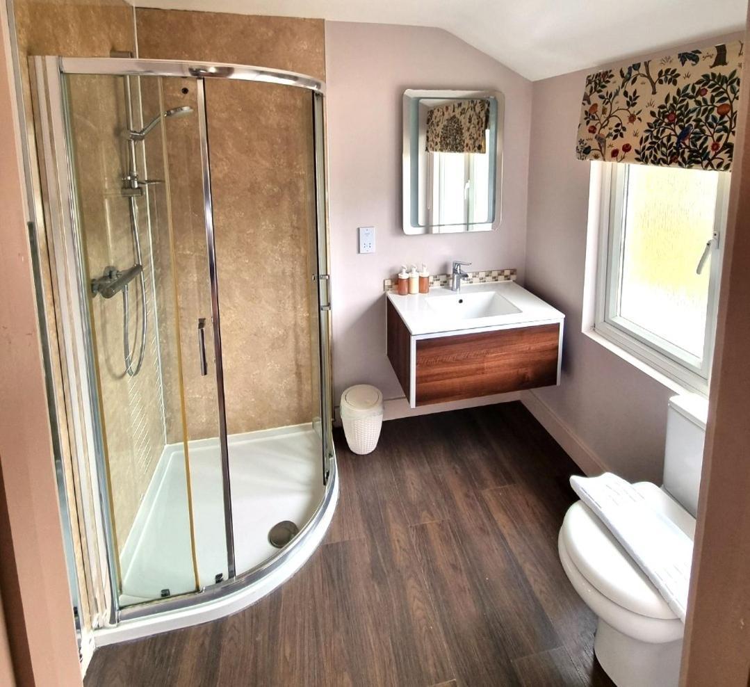 Oak Tree Rooms Ltd Brockenhurst Esterno foto