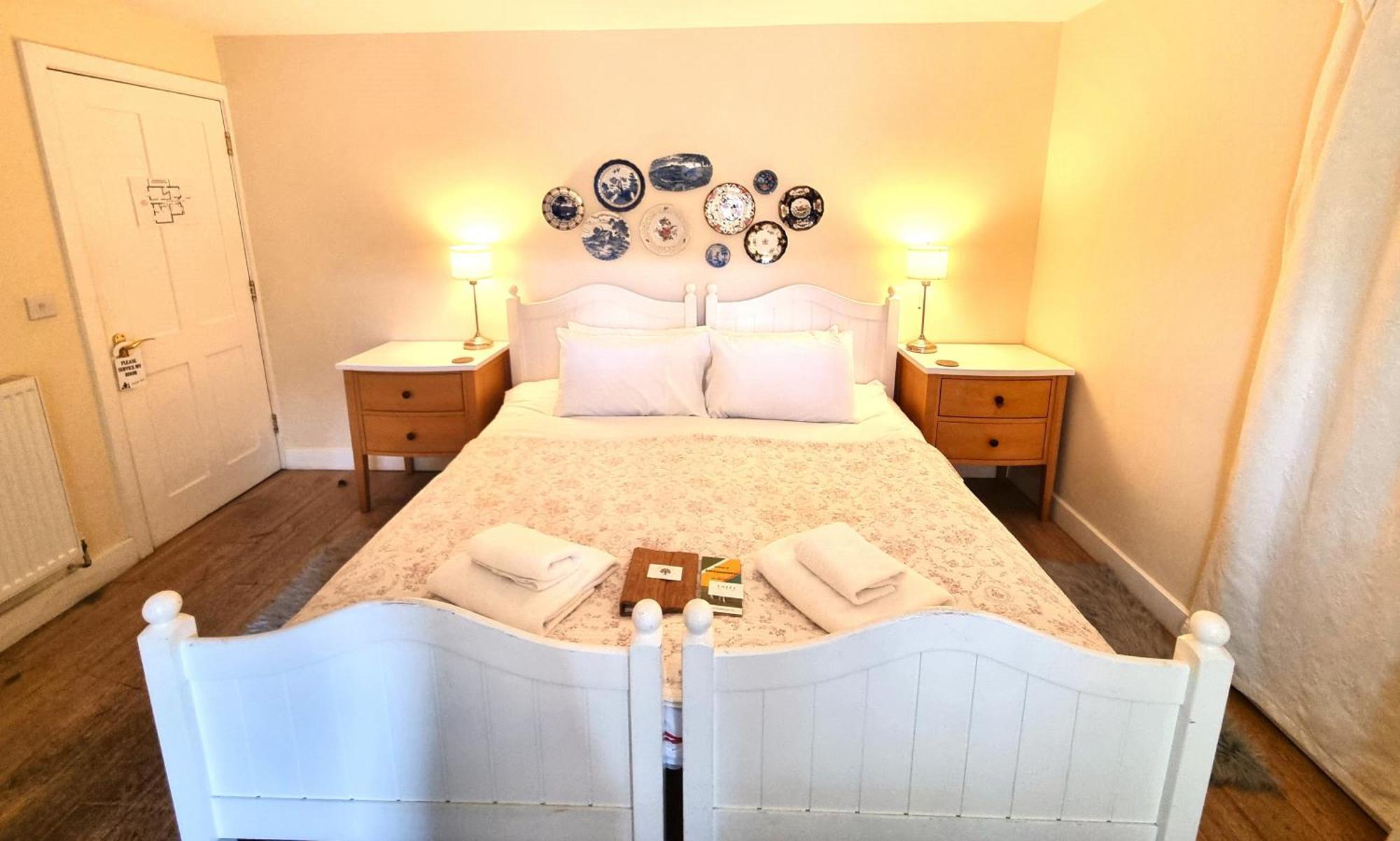 Oak Tree Rooms Ltd Brockenhurst Esterno foto