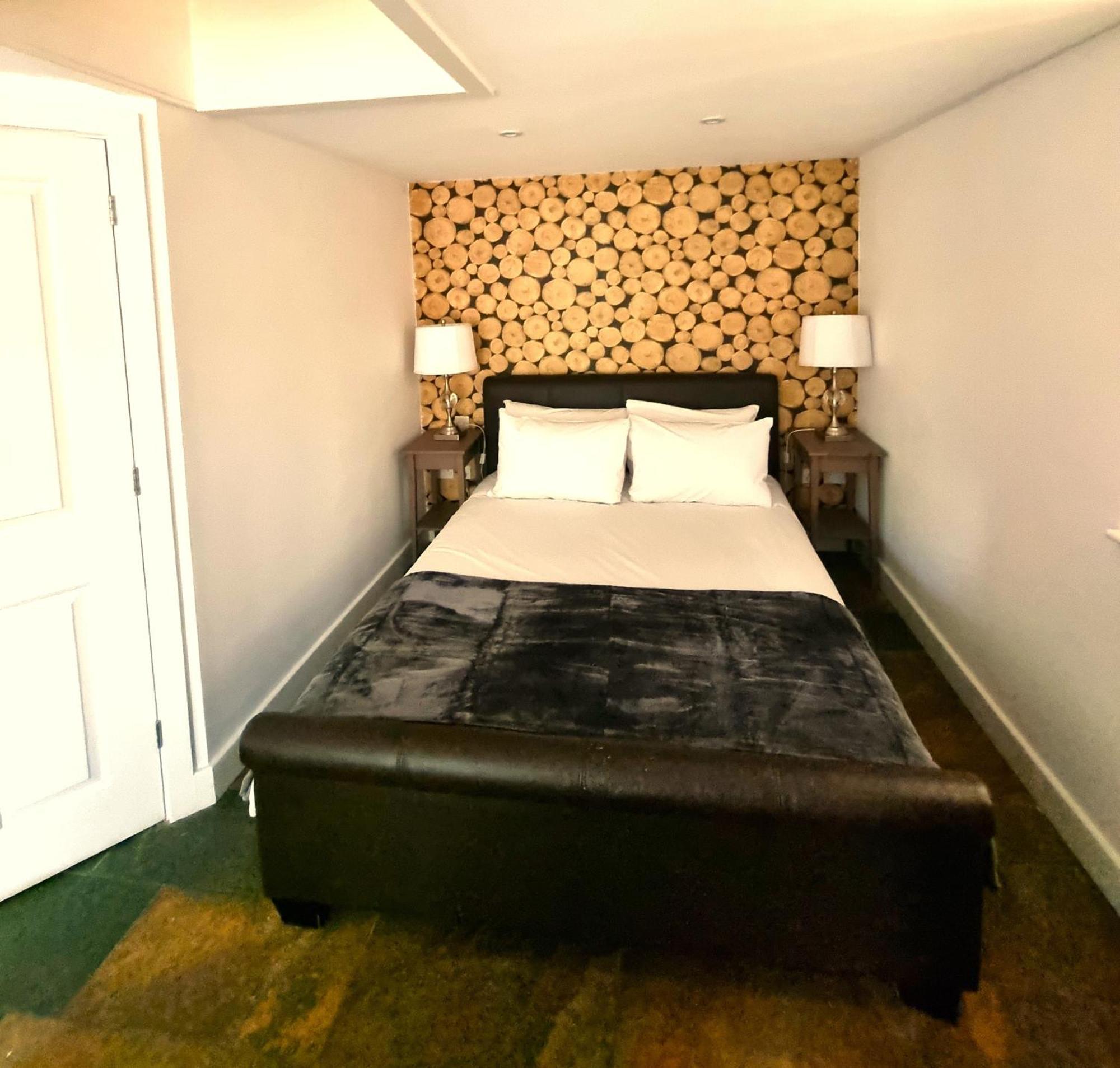 Oak Tree Rooms Ltd Brockenhurst Esterno foto